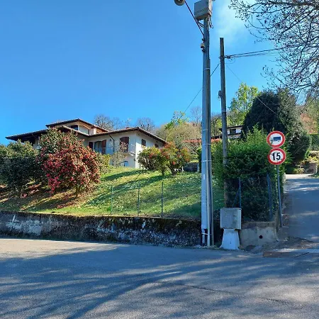 La Casa Delle Camelie 펜션 스트레사