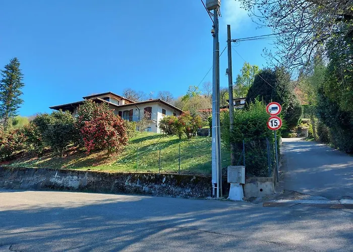 La Casa Delle Camelie Feriehus Stresa