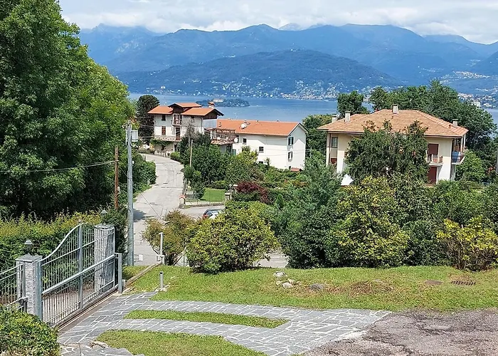 La Casa Delle Camelie Feriehus Stresa