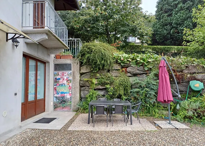 La Casa Delle Camelie Stresa